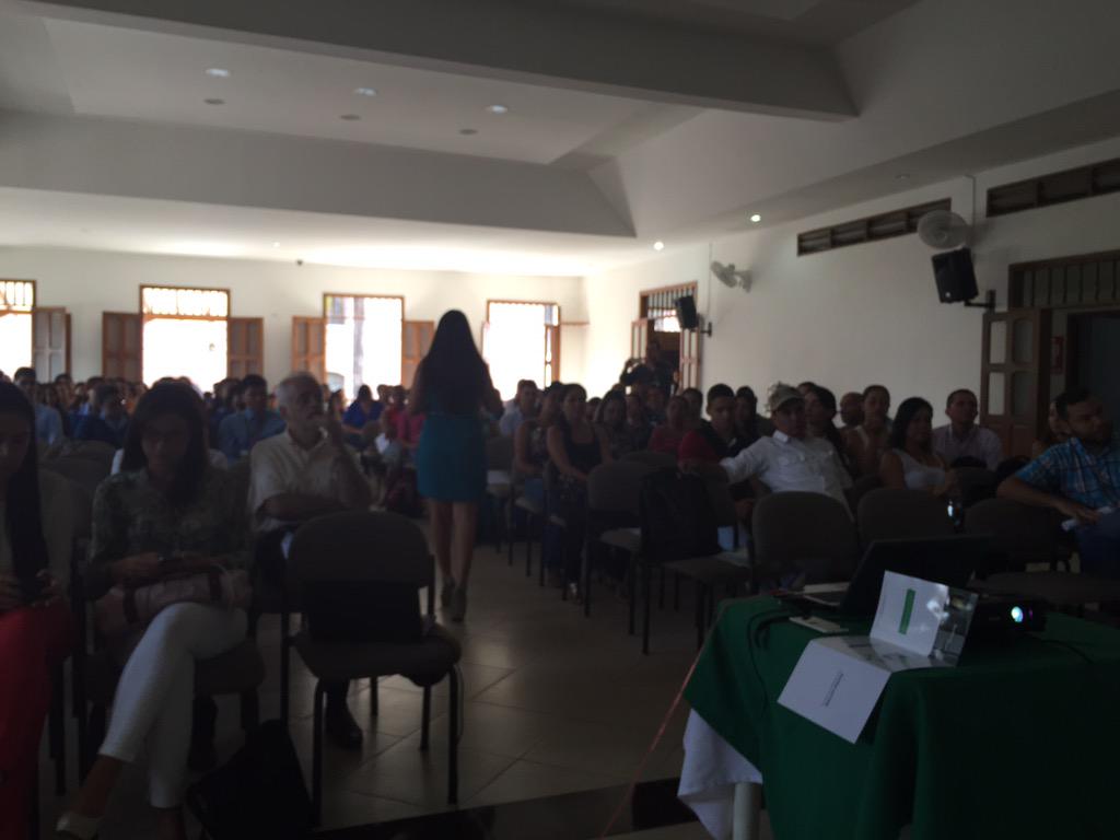 caranvaol's tweet photo. #RREV iniciamos #TravesiasEmprendimiento en #BugaCo @camarabuga @camaracali vivimos el #EcosistemaEmprendedor http://t.co/5Z0ZxwdMzL