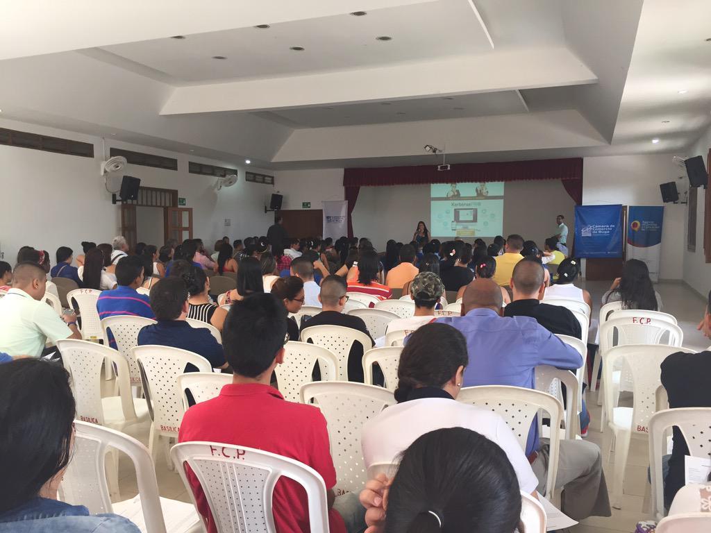 caranvaol's tweet photo. #RREV iniciamos #TravesiasEmprendimiento en #BugaCo @camarabuga @camaracali vivimos el #EcosistemaEmprendedor http://t.co/5Z0ZxwdMzL