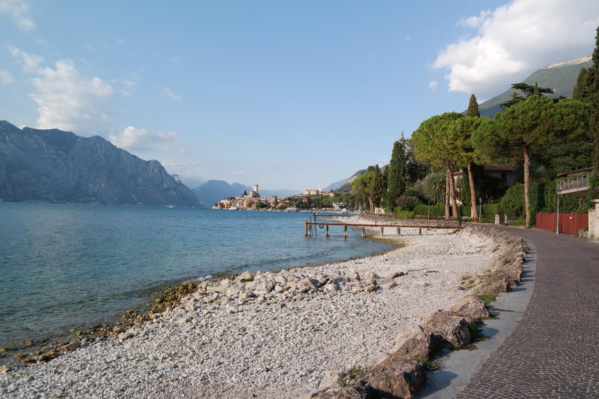 Shazaya2009's tweet photo. #Italy #Roadtrip http://t.co/RULqvG4ECP