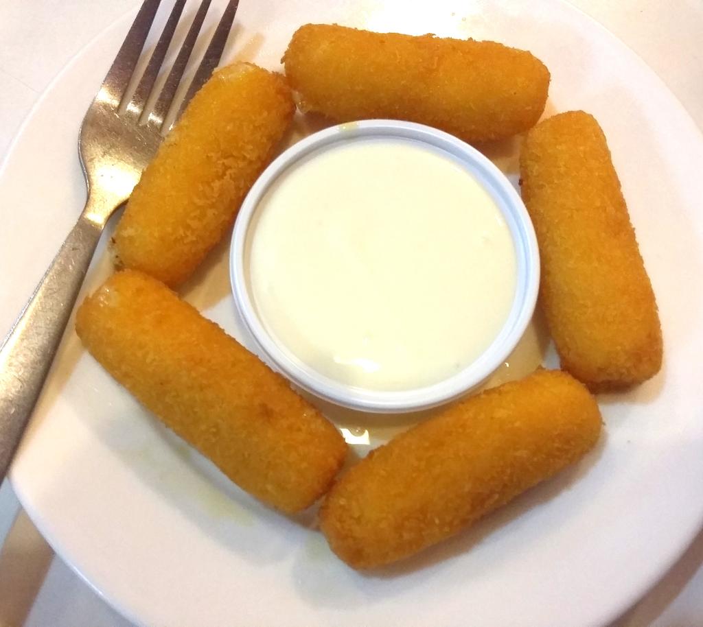 doraclubg's tweet photo. ร้าน EZee Grill วังหลัง เน้นสเต็ก ราคาไม่แพง ชีสทอดคือฟิน @aroii #อร่อยไปแดก #อร่อยนะรู้ยัง #kin24hrs http://t.co/VzXr0JfX8C