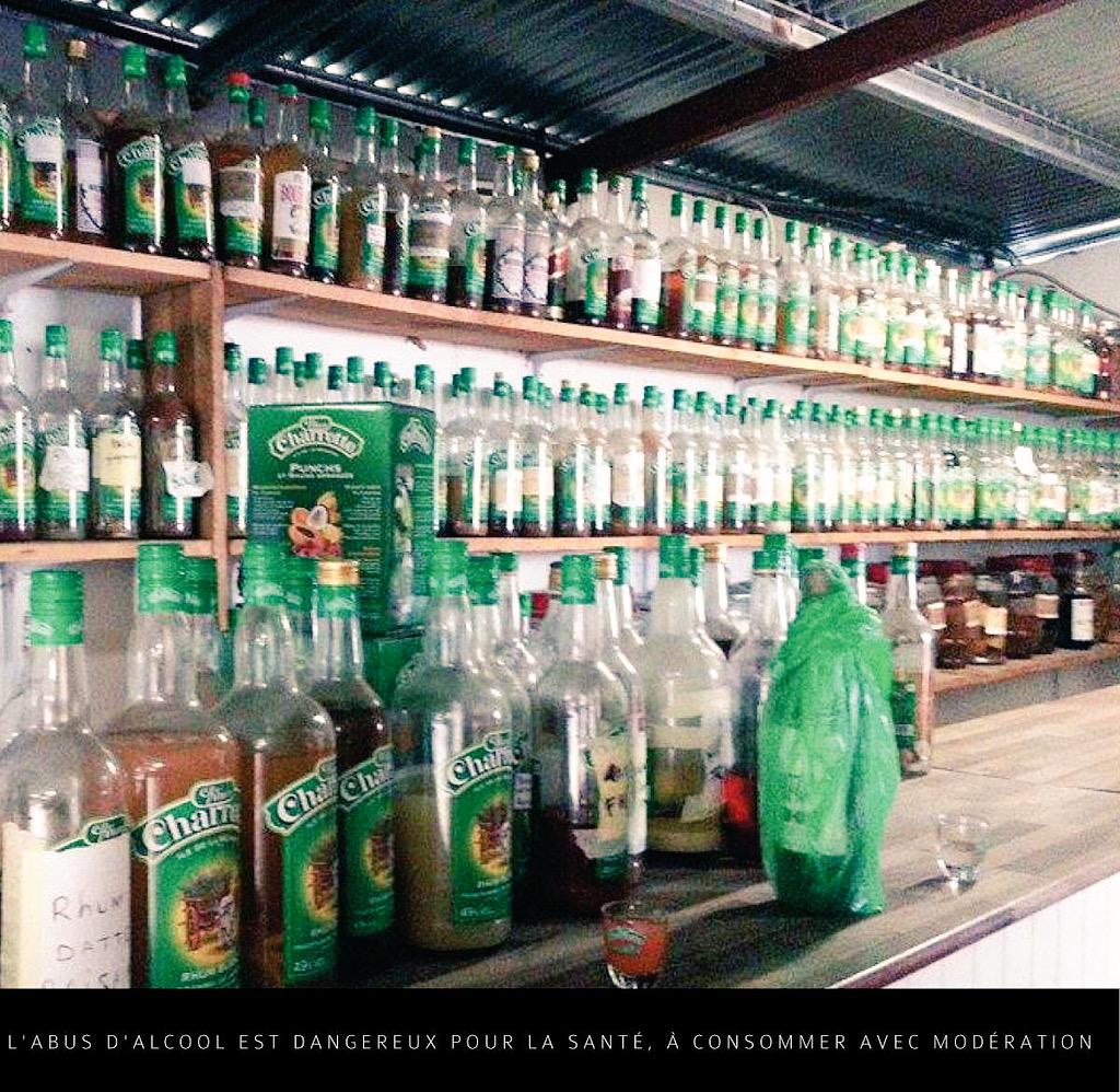 back_in_t0wn's tweet photo. Ôté marmail!!! "Lo Rhom la pa bon mem mai i boit qd mem" #WeAre974 #labusdalcool.... http://t.co/h06ubUUYId
