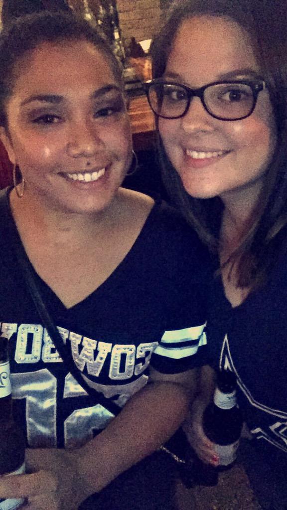 MichelleHedge's tweet photo. #weQueens 👯 @LaurenLenley http://t.co/U0HCmMJw1U