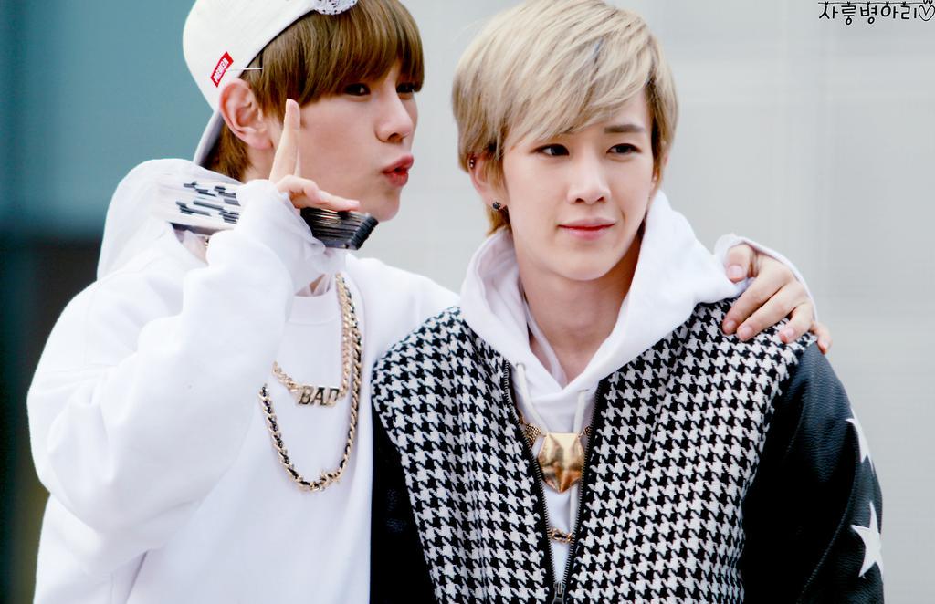 bjoopics's tweet photo. #700dayswithtoppdogg cr: kimhansolnet ; inti ; 사랑병아리 ; radio conexao kpop http://t.co/0Ku0gFNkcR