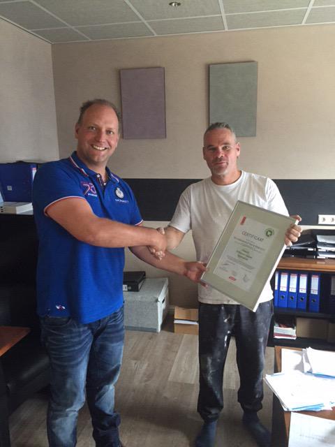 RKB_Kampen's tweet photo. Uitreiking @Strikolith Cemgarant certificaat @vlakenstrakurk #samenwerken #duurzaam proficiat!! http://t.co/irbapoz81o