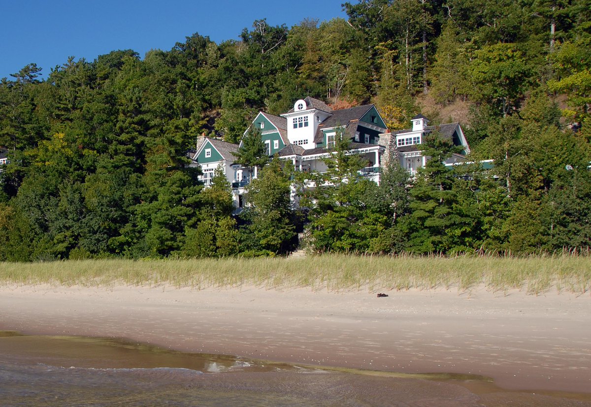 Pat_Leavy's tweet photo. HUGE PRICE REDUCTION! Incredible Harbor Springs waterfront home now offered at $4,195,000! http://t.co/TvJTR0XxLf http://t.co/5ZYRNt6S1h