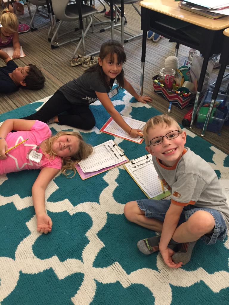 StoneBaylor's tweet image. Working with our Read to Someone partner on completing ABC order...#learningfromoneanother