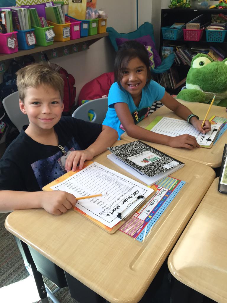 StoneBaylor's tweet image. Working with our Read to Someone partner on completing ABC order...#learningfromoneanother