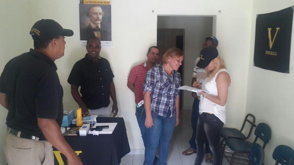 VRepublicaSTGO's tweet photo. Supervisores de V República en higuey  @sotojimenezv @VRepublicaSC @labellayanina @irciagk15 @DanielGuillenG http://t.co/Qipqf2jjfp