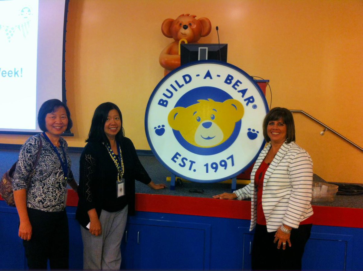 OCAstlouis's tweet photo. Great opportunity for #intstudents to learn more about #workingintheUS at @buildabear @STLMosaic event yesterday http://t.co/tQzrdGEIyi