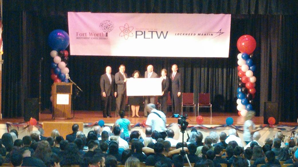 andy4edu's tweet photo. Project Lead The Way Kickoff at Diamond Hill-Jarvis featuring our new Supt @KentPScribner #FWISDNation #DHJEagles http://t.co/Cd02AvZ1ue