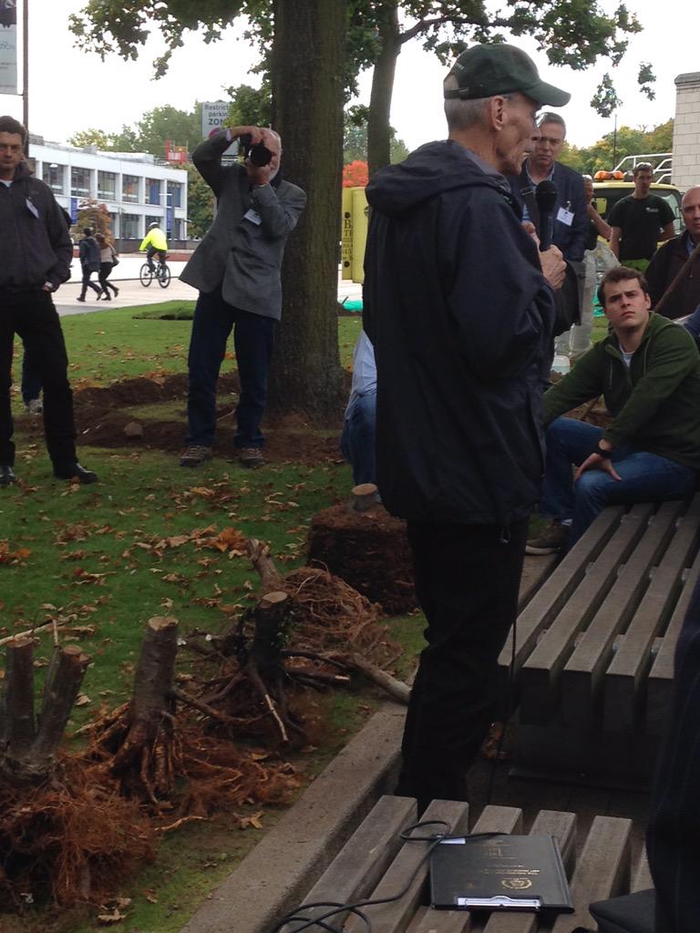 TreeworkUK's tweet photo. Master class on root systems with Dr Gary Watson
@ArbAssociation #arbconference15 @treeworkseminar #treelinedroutes http://t.co/FIqDeLYeLL
