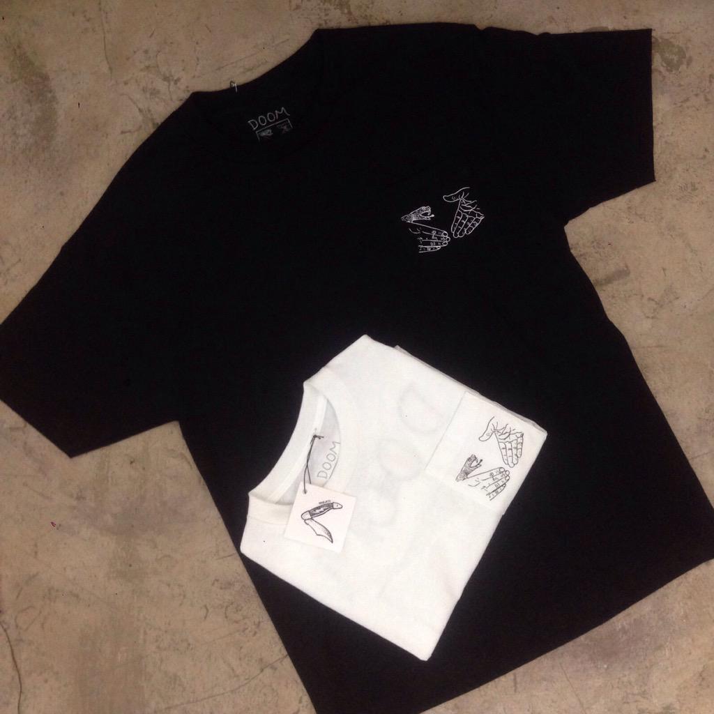 Navajatv's tweet image. @doomsayersclub Snake Shake Pocket Tee // Disponible ahora en #CasaNavaja 🔪 #SnakeShake 🐍 #DOOMSAYERS