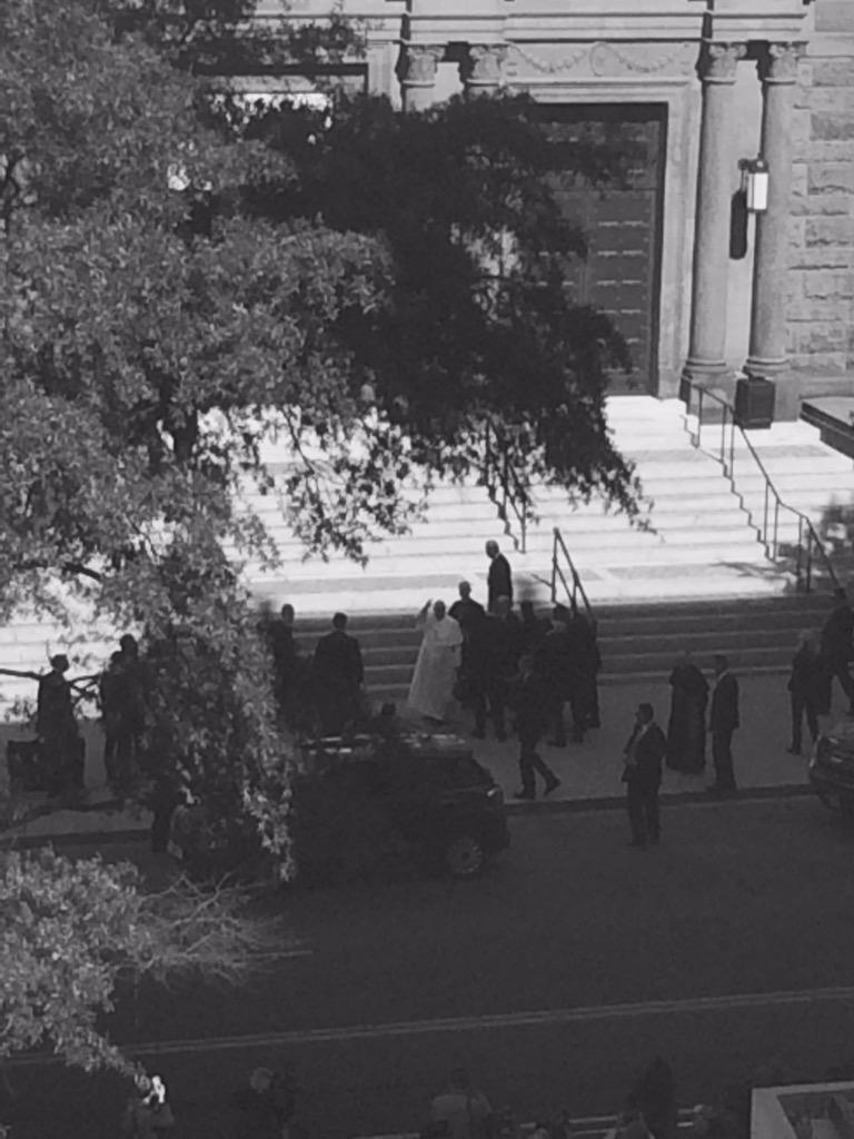 amay922's tweet photo. He's here! A wave to us worker bees. #PopeInDC http://t.co/FUYEKYrxY1