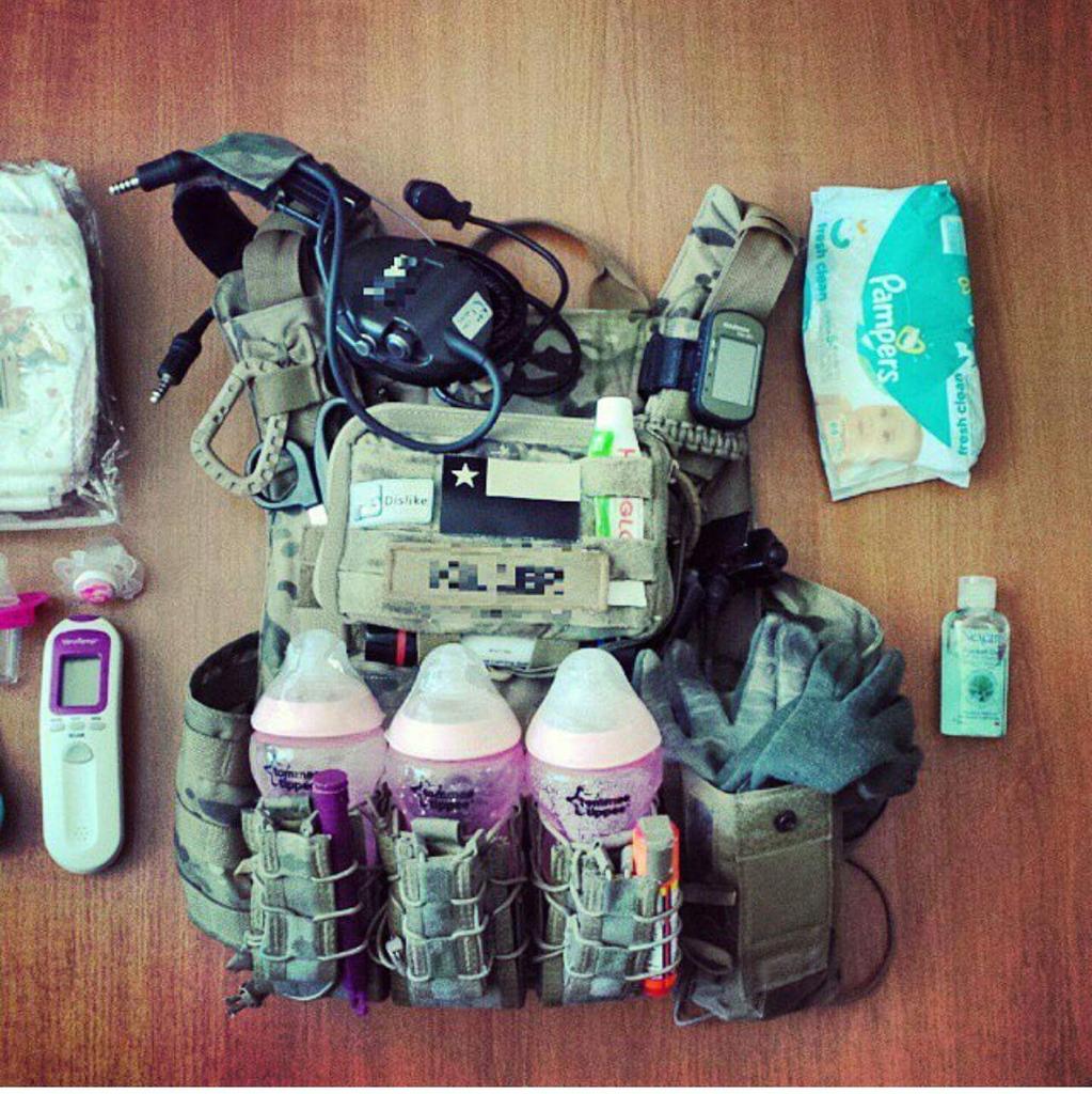 ATwolfzz's tweet photo. Tactical dad ;) http://t.co/12cv2Cxtlq