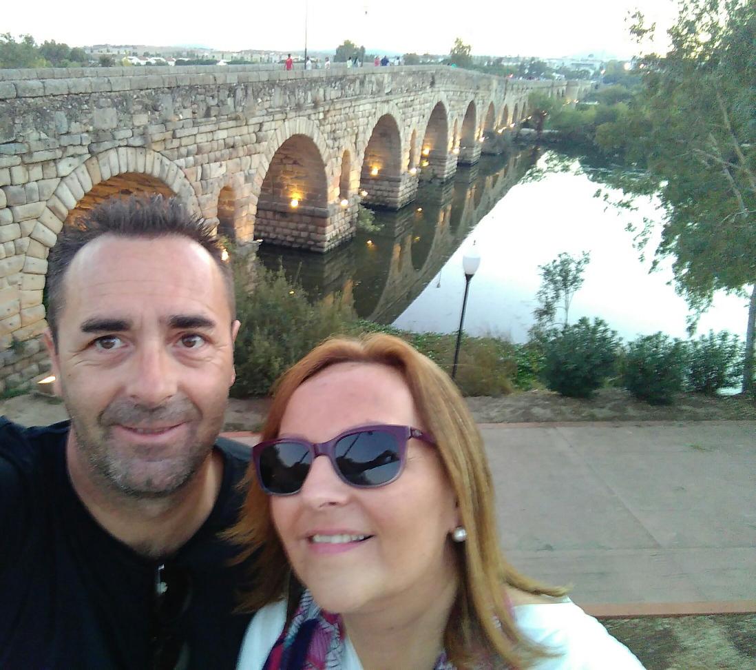 DAMIANCHEMA's tweet photo. Puente Romano de #Merida2015 sobre el río Guadiana con @AnaGarciaCuevas http://t.co/keQ0HG816V