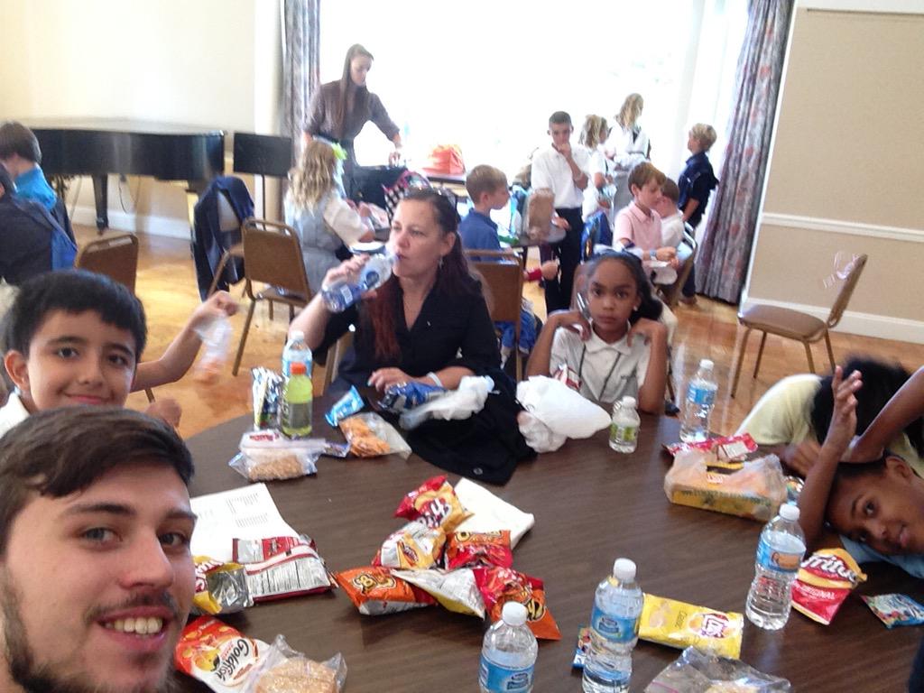 HolyFamYG's tweet photo. Waiting at Annunciation church to catch the bus to see #PopeFrancis http://t.co/EK3fOvd3Ze