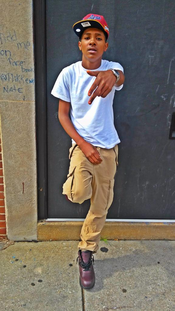 Yne_Moachy's tweet photo. Young Niggas Eating 😎🔫💸🍴
#ProjectsOrNothing 💯 http://t.co/Q3NaPTxofY