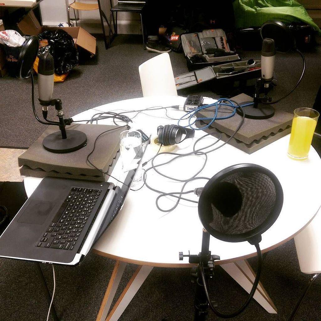 Explosive_Alan's tweet image. It's happening... #ExplosiveAlan #ExAlPod ift.tt/1KPfYWb