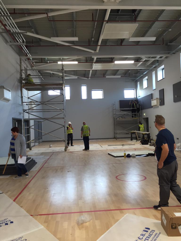 edgewickprimary's tweet photo. We're starting to move in!! It's amazing!!! #newschool #edgewick http://t.co/ukyGWOy4rr
