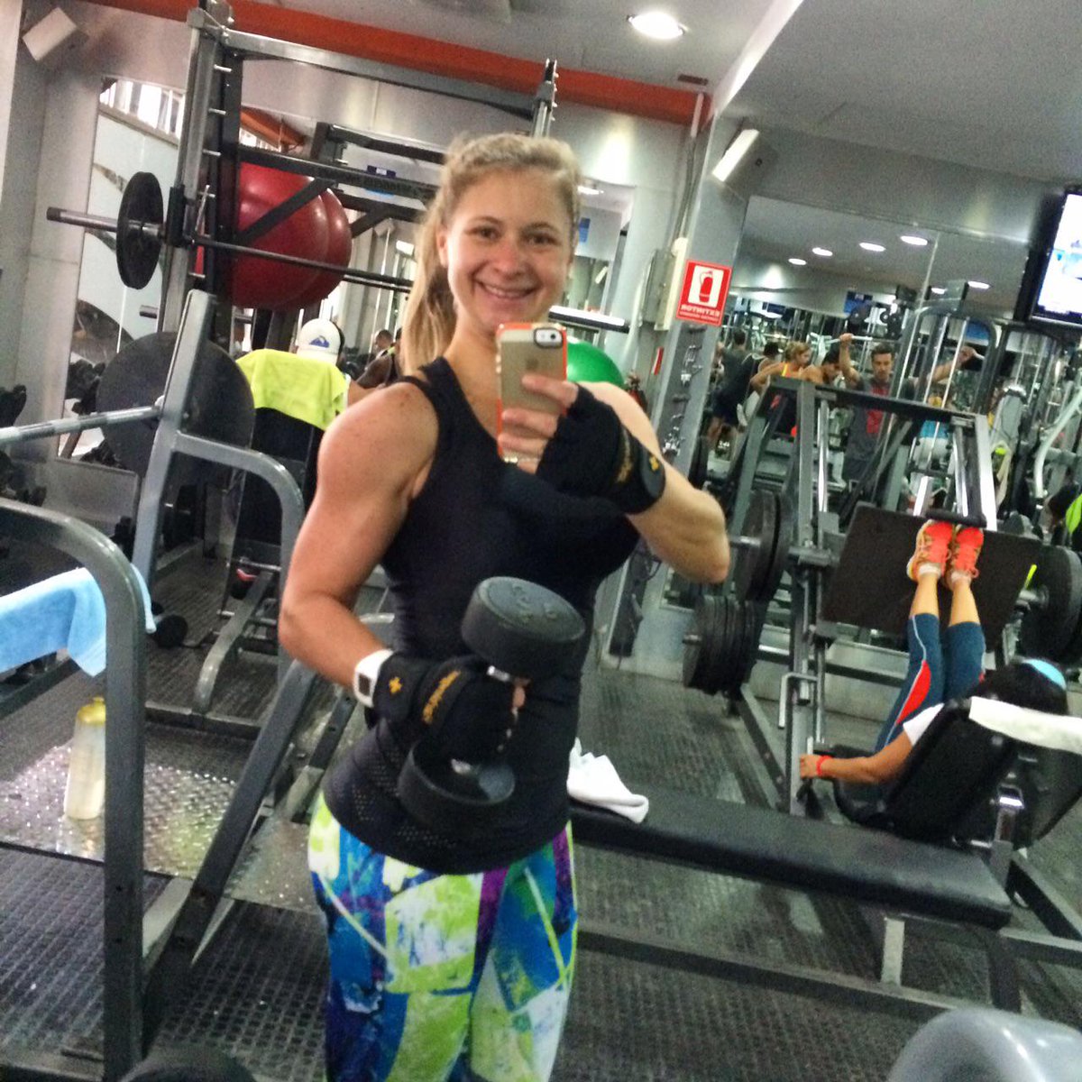 heuyeni's tweet photo. #MundoTips 23 de septiembre, Día Mundial de la Sonrisa... A reírnos todos http://t.co/CYr0y4yPPo