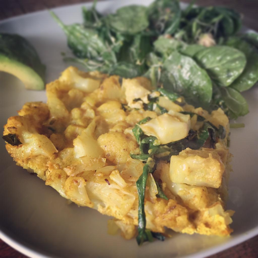 TheNakedLabel's tweet photo. Steam #cauliflower then sauté with curry turmeric #kale &amp; coconut oil - mix with 8 beaten #eggs and bake at 400. http://t.co/mfRJcITiZW