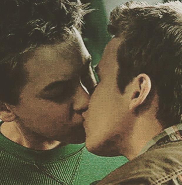 TheFostersTV's tweet photo. One kiss.
This kiss.
#JonnorForever 💙 http://t.co/W5o7J1u7R5