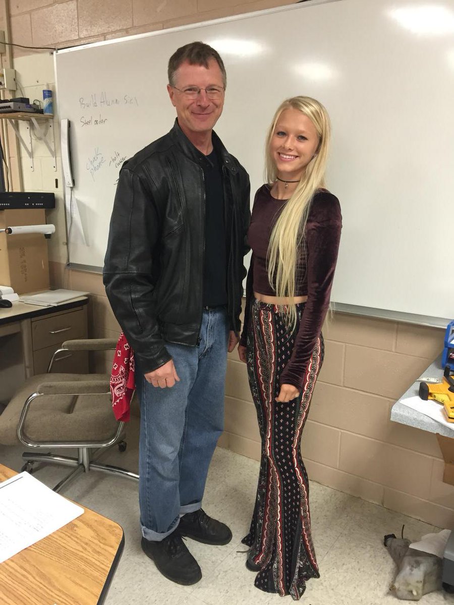 Montevideo129's tweet photo. #montehomecoming15 Waaay Back Wednesday #learningwithstyle http://t.co/LXbtQxUpza