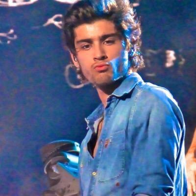 ️️ (@zaynfaces) on Twitter photo 