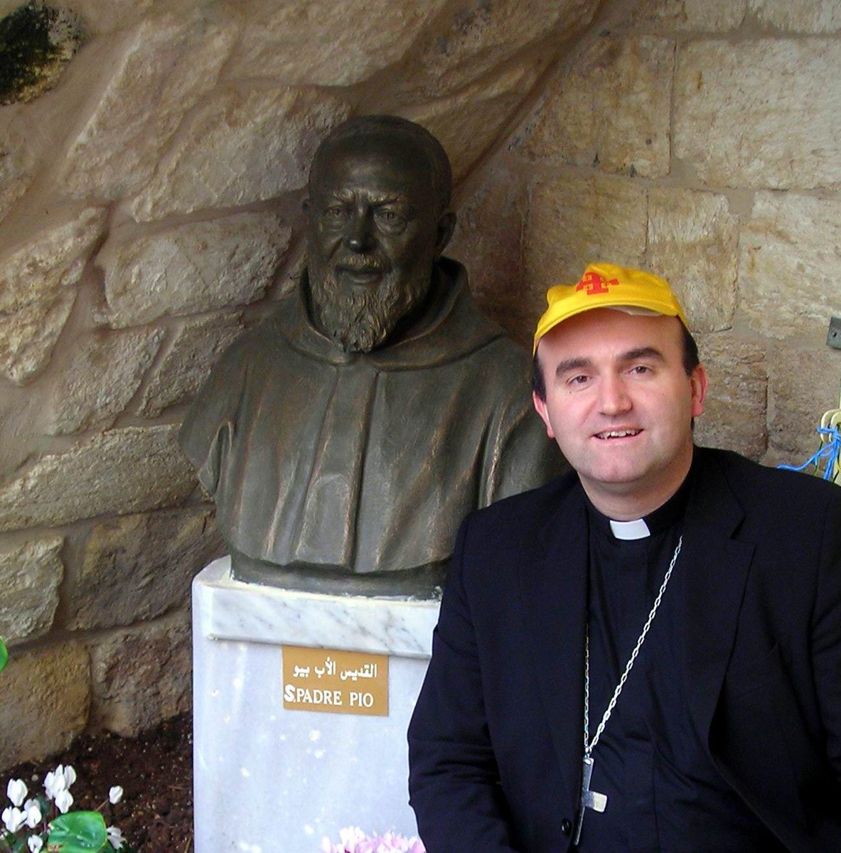 ObispoMunilla's tweet photo. "Reza, espera, no te preocupes" (Padre Pio) http://t.co/RVKh1xNe50