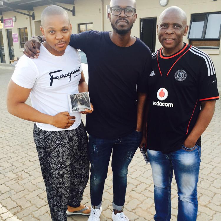 PkDweba's tweet photo. With the Greats🙌 @realblackcoffee #Dopla #springaffairwithblackcoffee #ColorBlocking #PiecesOfMe cc @sowhatlounge http://t.co/suvfE0IPXC