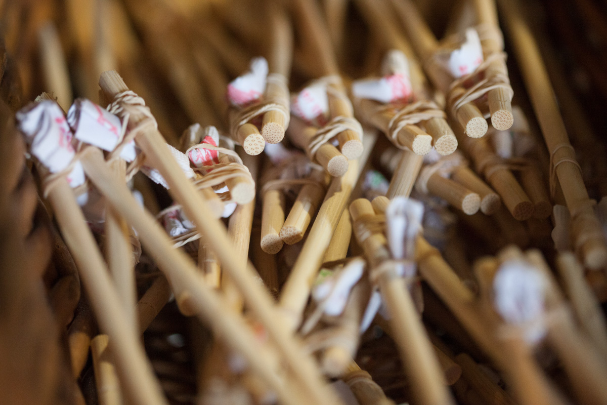 LulusNoodleShop's tweet photo. Do you dare? #chopsticks #thaifood #losethefork #humpday http://t.co/dlveUpESdC
