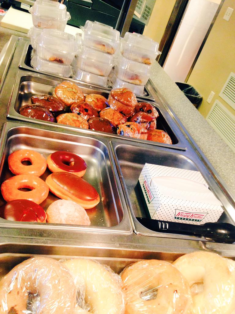 LDSBC_cafe's tweet photo. Head to the BC cafe for freshly made cinnamon rolls, muffins and other tasty treats 👌🏻 #ldsbc #bccafe http://t.co/SQ6Ozzx6G4