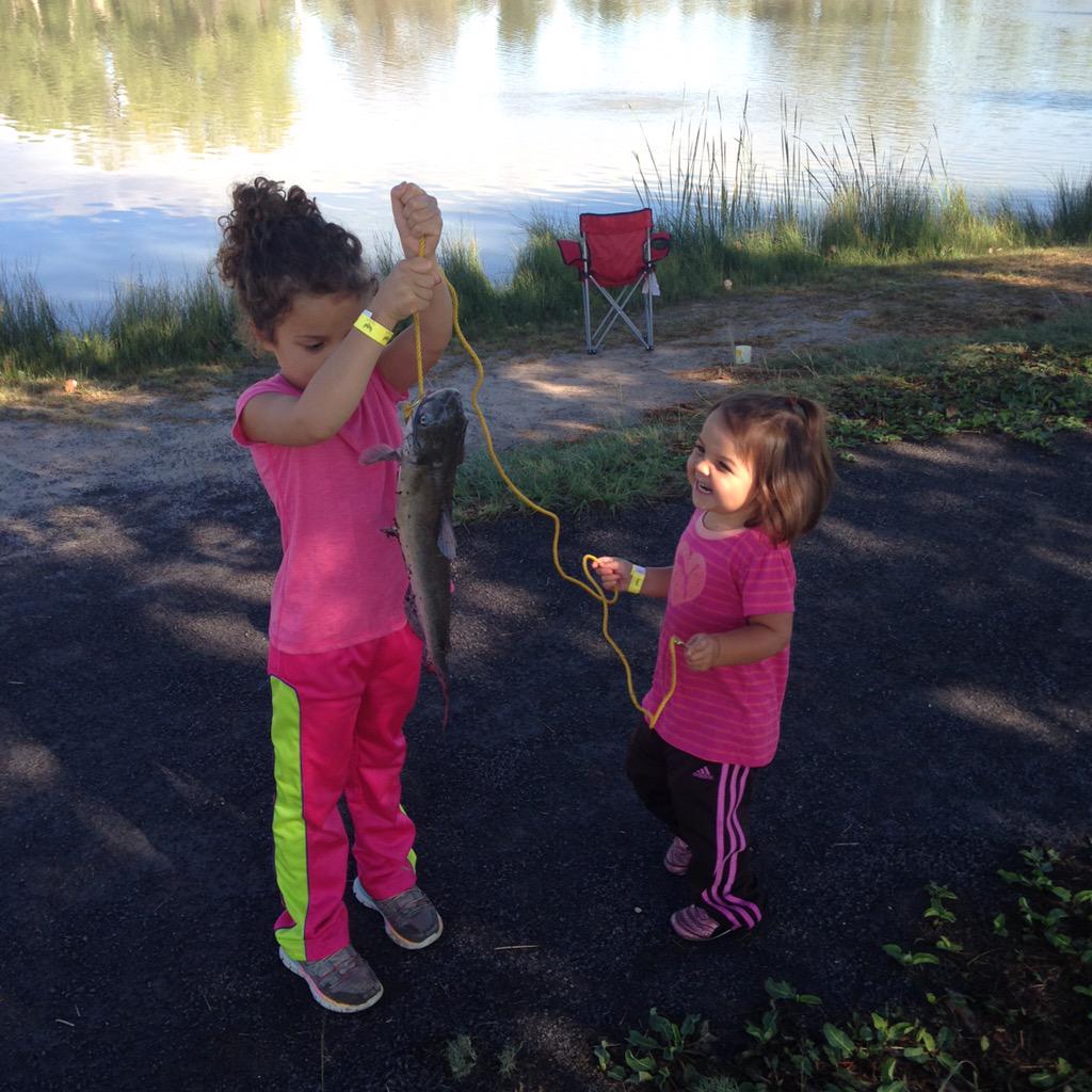 RyanBrewer32's tweet photo. When you are the CEO you get to take the morning off and take the grand babies fishin #fishslayers #ampa http://t.co/CF7vdmguOB