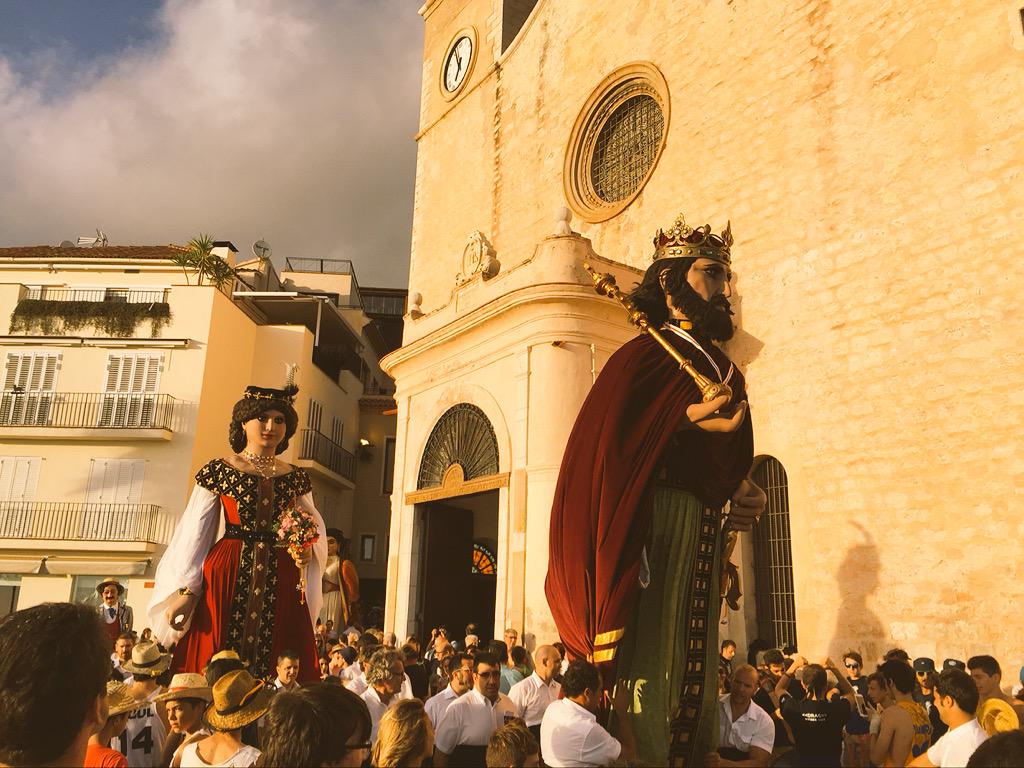 AjSitges's tweet photo. Comença la Processó de Santa Tecla #STSitges15 http://t.co/J98gkC8q1F