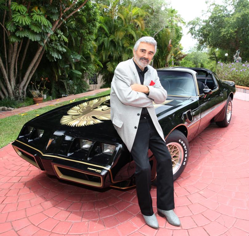 MicMikeMicMike's tweet image. Meet Burt Reynolds as part of #FallAutoFest powered by @CarlisleEvents in @lakelandflorida on 11/13 and 11/14.