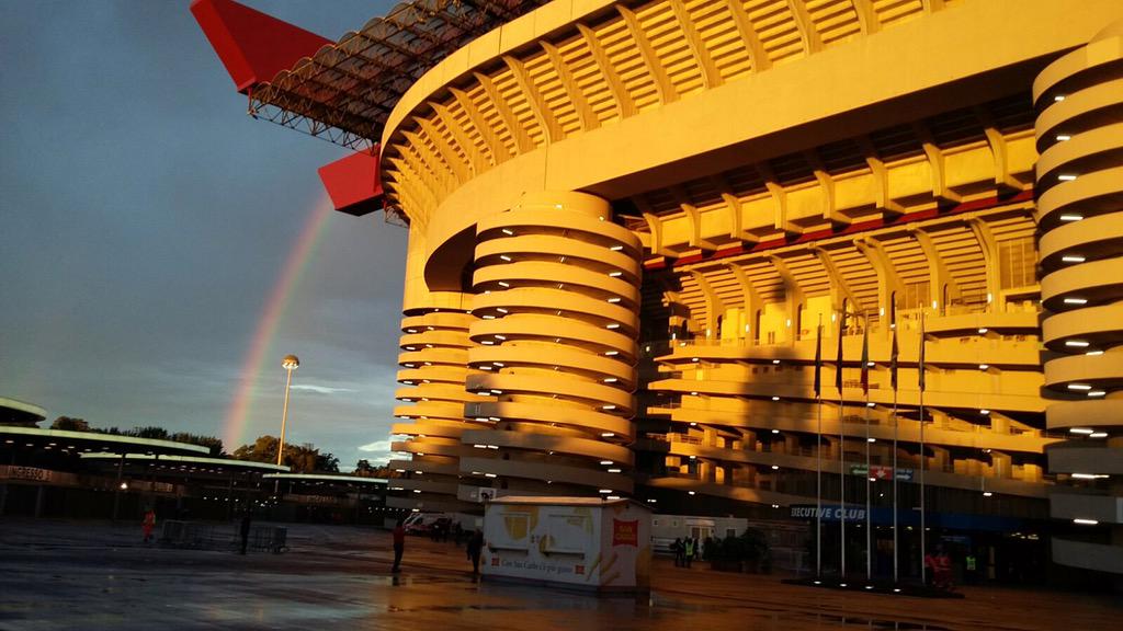 Inter's tweet photo. Questo è San Siro oggi. Vi aspettiamo! #InterVerona #ForzaInter http://t.co/vu18SEMet5