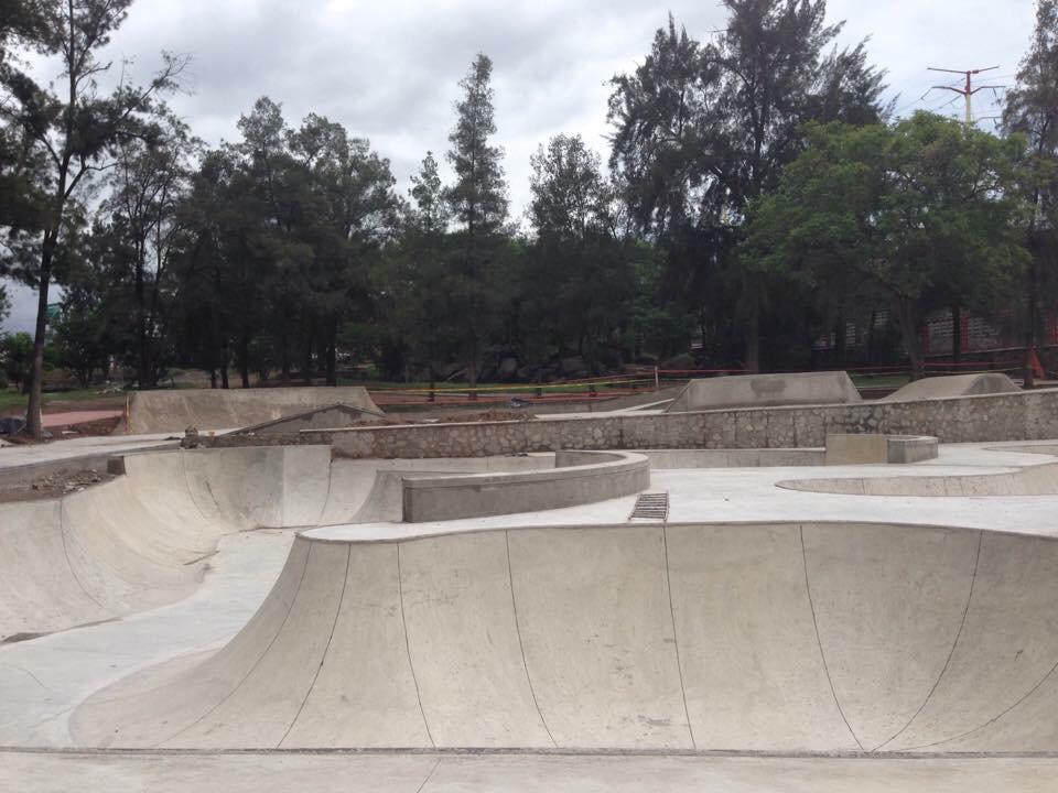 AristotelesSD's tweet photo. La ciclovía en Ocotlán, el Parque Lineal Cuquío y las pistas de El Salto son espacios para las familias de #Jalisco. http://t.co/bFx1EHEyXB