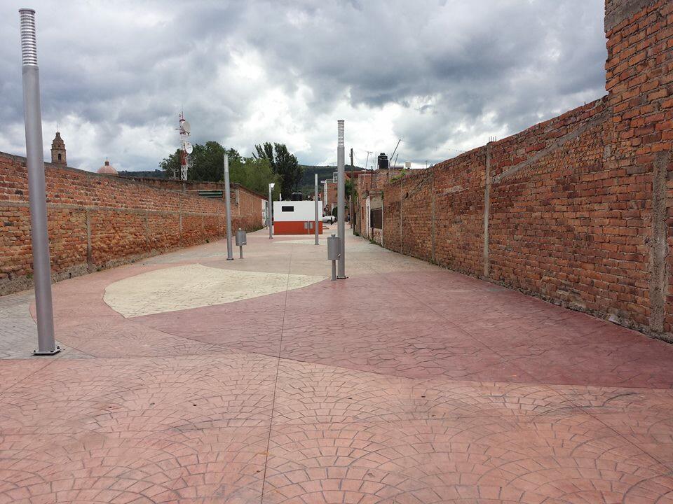 AristotelesSD's tweet photo. La ciclovía en Ocotlán, el Parque Lineal Cuquío y las pistas de El Salto son espacios para las familias de #Jalisco. http://t.co/bFx1EHEyXB