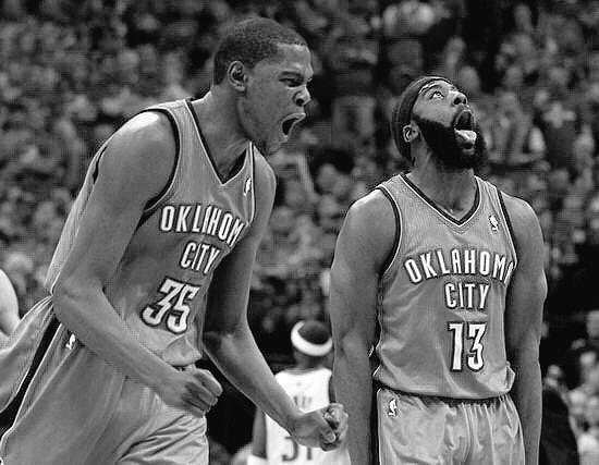 NaybrMusic's tweet photo. When @ItsJustDrell and I win that bottle at @MoombahMansion #MoombahPong 🍻 http://t.co/HCgqNRJrHA