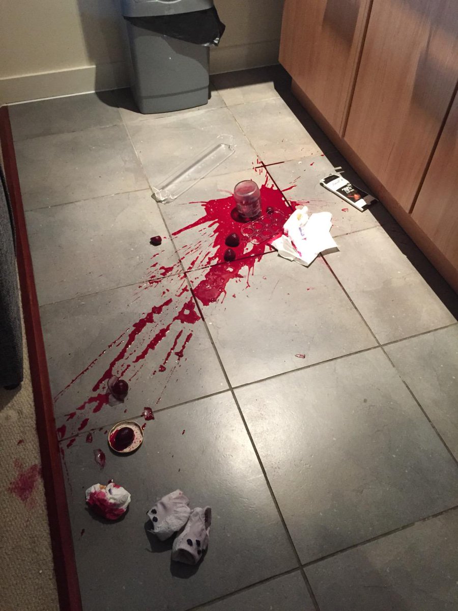 HbwHannah's tweet photo. Not the best end to the day... Sorry @jasonharries13 #HumpDay #betroot #messy #househusband 🙈🙈 http://t.co/AWQbkudJ5a