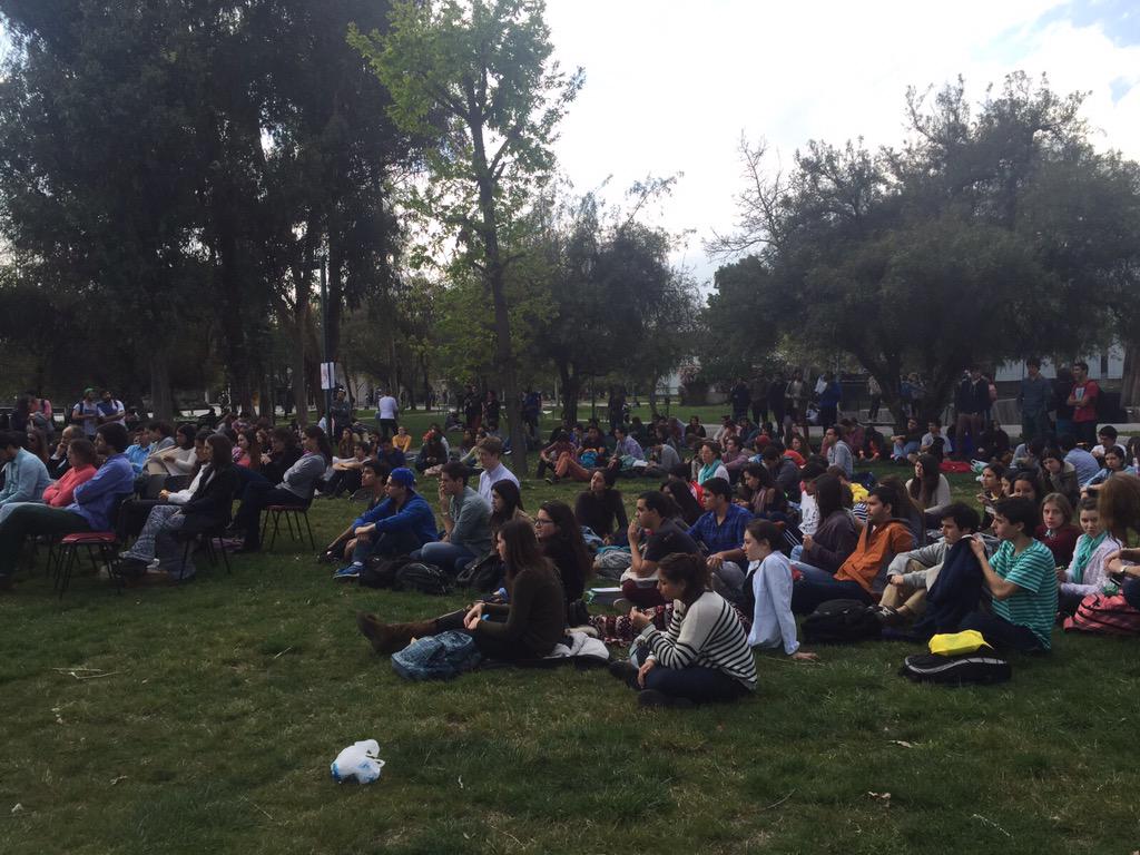 consejeriasupuc's tweet photo. Gran charla hoy: "Yo soy donante y mi familia lo sabe". Hace falta información, desmitificar, y conversar en familia http://t.co/SWARToaZdw