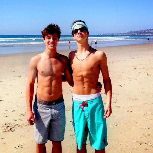 GregoryReed_MI's tweet photo. Are sexy af @GraysonRMI http://t.co/gprgpMdYmp