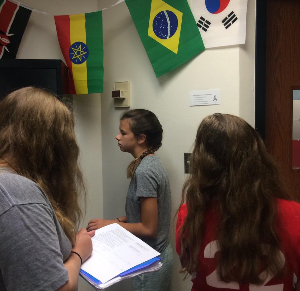 Great job Mr. H! Q on the wall, Ss Answer in sm groups, discuss if u think different <a href="/CordellEhrich/">Cordell Ehrich</a> @JonnyCurriculum