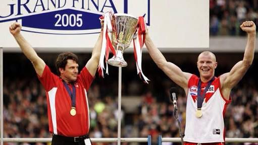 Remember this day at the MCG so well. How quick a decade has gone. <a href="/sydneyswans/">Sydney Swans</a> <a href="/BarryhHall/">Barry hall</a>