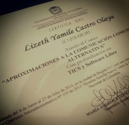 Liz_glasses's tweet photo. @HPColombia ¡Pequeños pasos hacia grandes éxitos! #PavilionHPMini #RompeLasReglas http://t.co/vatgJ0kwJF