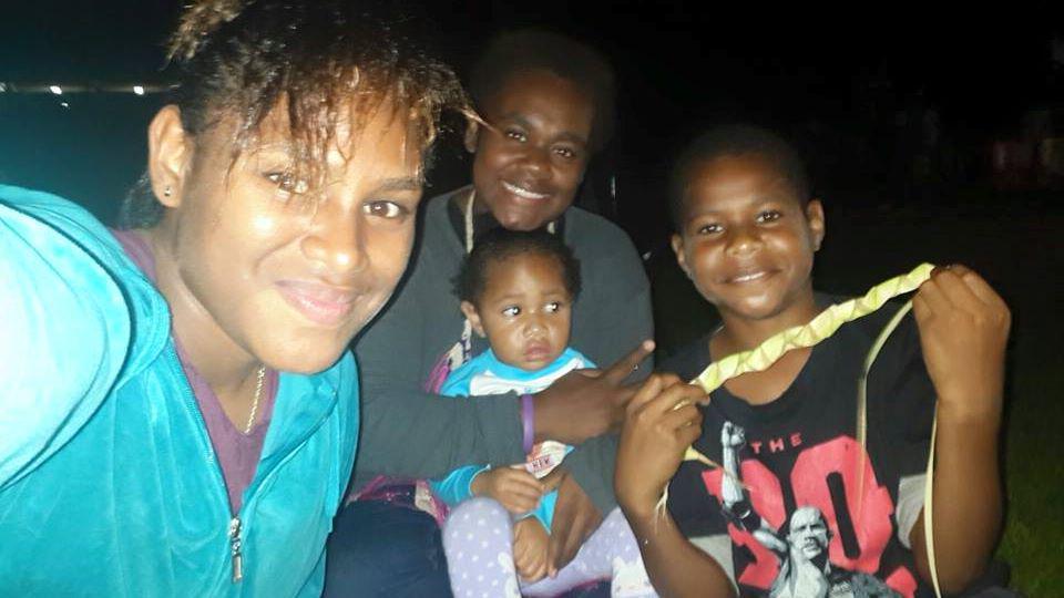 Klucyaba's tweet photo. #_ chilln' with them_# http://t.co/LgAB2WNsrf
