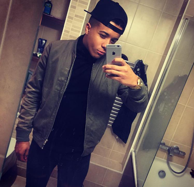 AdamWaithe's tweet photo. RT FOR A CUTE DM/FOLLOW! 🙈👀 http://t.co/pCNdHdfcWC