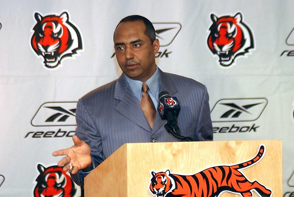 Bengals : Happy Birthday, Coach Marvin Lewis!

PHOTOS:   