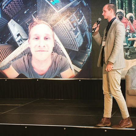 SowetoLovesWine's tweet photo. @andycarrie_on at #Etas15 describes #72hrsSoweto as a great campaign to create visual content. Source: @RoyBarford23 http://t.co/5nv7g5x9xk