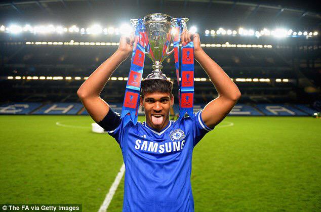 CheekyRuben's tweet photo. Another trophy already! That Portuguese midget better start paying more attention to me. http://t.co/QjWLHElE5o